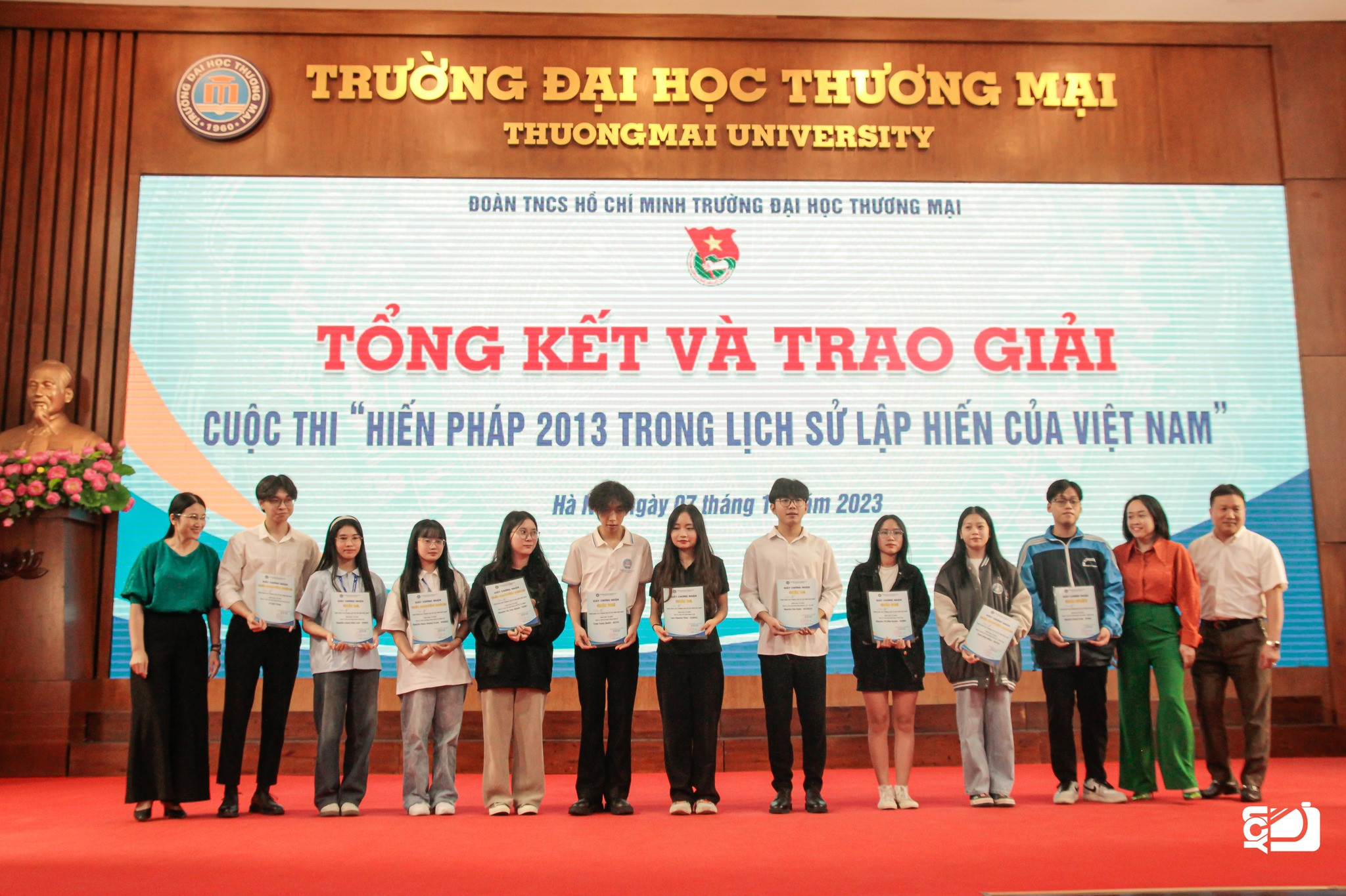 SINH VIÊN KHOA LUẬT ĐẠT THÀNH TÍCH ẤN TƯỢNG TRONG CUỘC THI “HIẾN PHÁP 2013 TRONG LỊCH SỬ LẬP HIẾN VIỆT NAM”