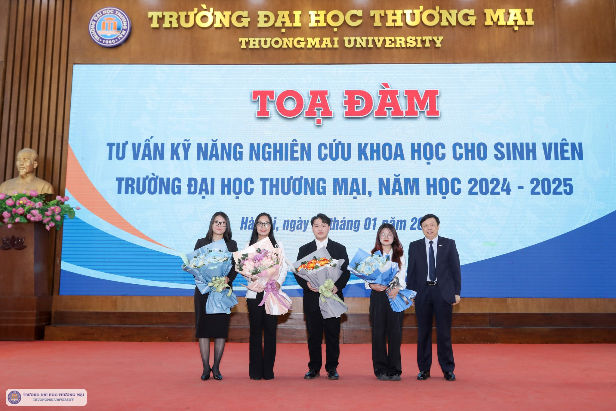 Toạ đàm “Tư vấn kỹ năng nghiên cứu khoa học cho sinh viên Trường Đại học Thương mại năm học 2024 - 2025”