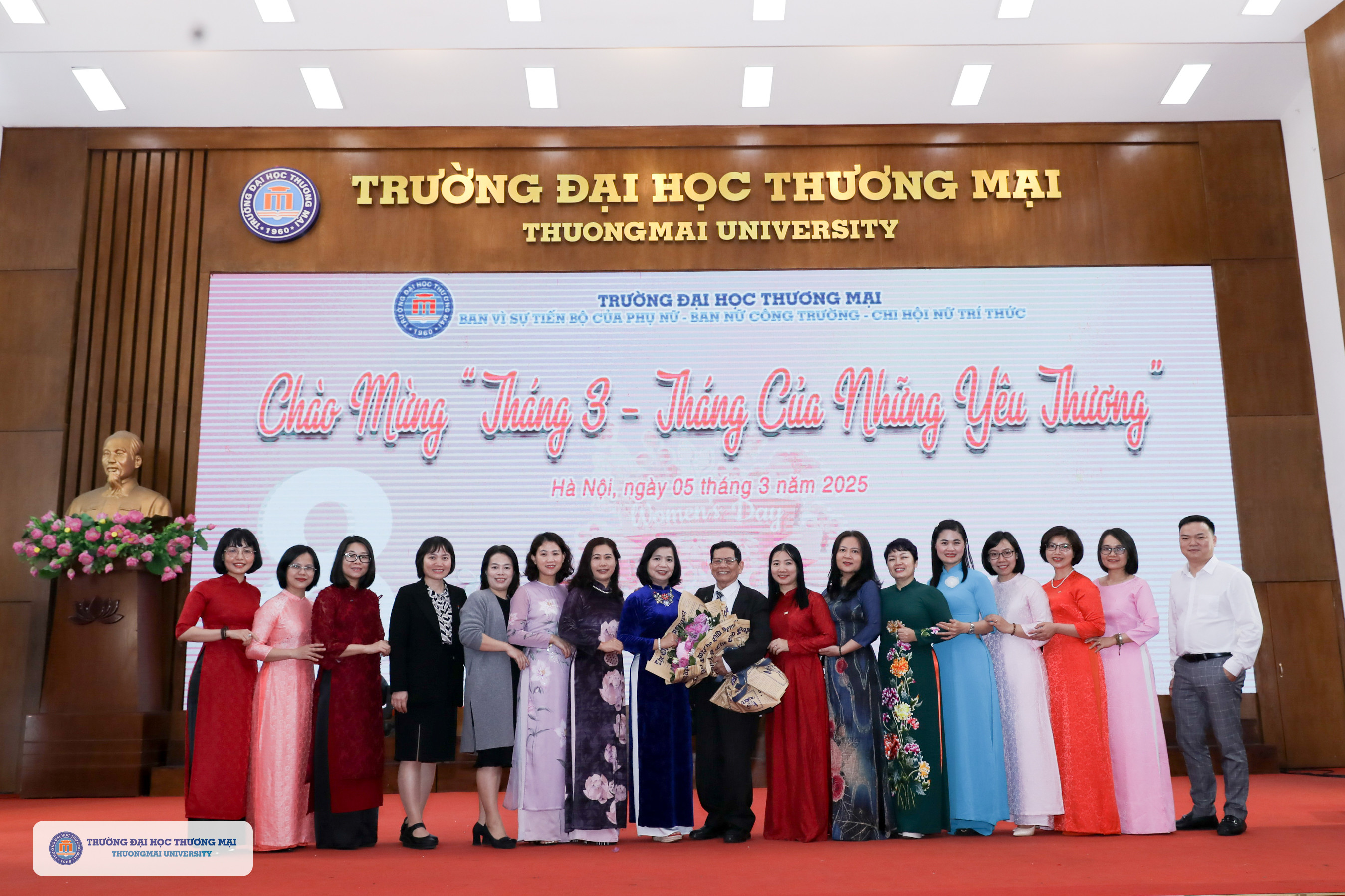 Công đoàn Trường Đại học Thương mại tổ chức các hoạt động chào mừng "Tháng Ba - Tháng của những yêu thương"